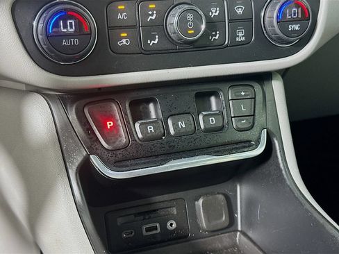 Used 2021 GMC Terrain SLT FWD image 17