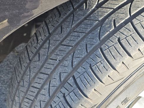 Used 2022 Ford Edge SEL image 18