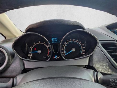 Used 2014 Ford Fiesta SE image 17