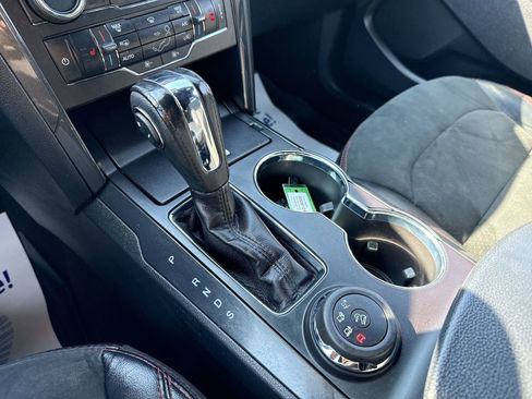 Used 2018 Ford Explorer XLT w/ Equipment Group 202A image 20
