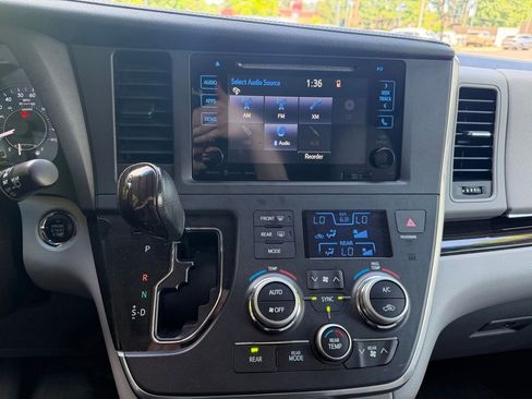 Used 2016 Toyota Sienna XLE w/ XLE Navigation Package AWD/4WD image 22