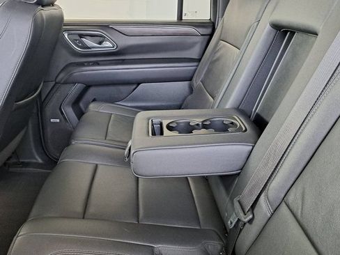 Used 2024 Chevrolet Suburban LT AWD/4WD image 28