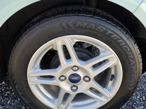 Used 2017 Ford Fiesta SE FWD image 22