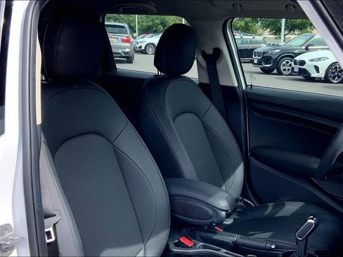 Certified 2024 MINI Cooper 4-Door Hardtop image 8