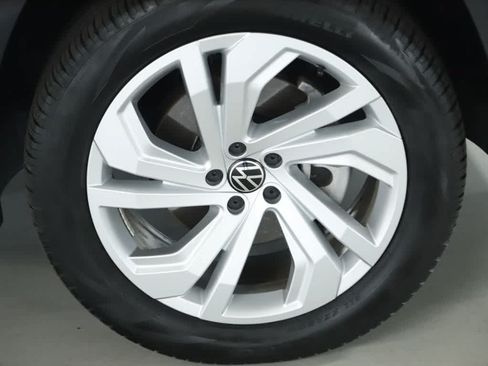 Certified 2023 Volkswagen Atlas SE AWD/4WD image 10