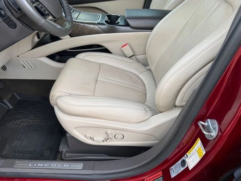 Used 2019 Lincoln Nautilus Reserve AWD/4WD image 6
