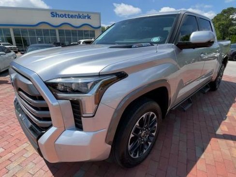 Used 2024 Toyota Tundra Limited AWD/4WD image 5