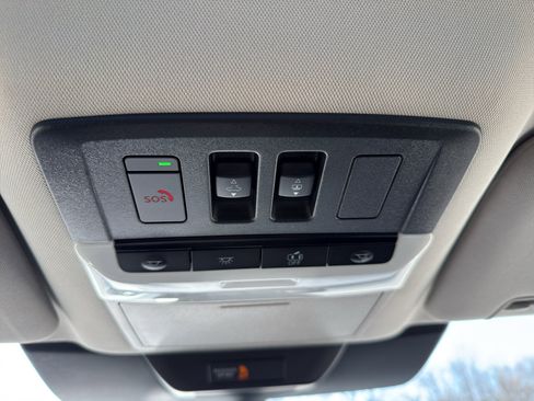 Used 2024 Nissan Pathfinder Platinum w/ Cargo Package image 23