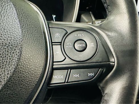 Certified 2023 Toyota Corolla Cross XLE image 17