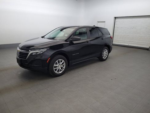 Used 2024 Chevrolet Equinox LS w/ LS Convenience Package AWD/4WD image 2