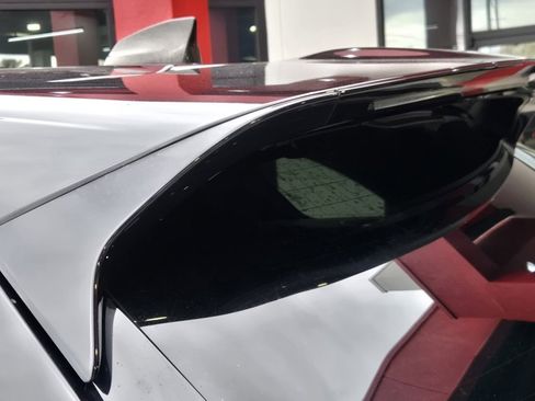 Used 2021 Land Rover Range Rover Velar R-Dynamic S image 8