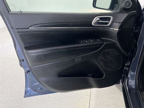 Used 2020 Jeep Grand Cherokee Limited w/ Luxury Group II image 22