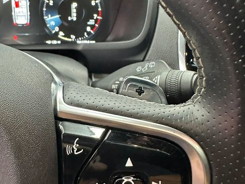 Used 2016 Volvo XC90 T5 R-Design FWD image 14