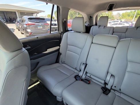 Used 2019 Honda Pilot Touring image 4