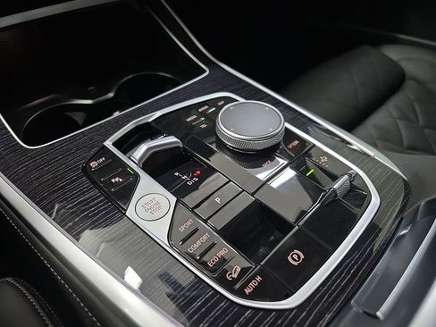 New 2026 BMW X7 xDrive40i w/ M Sport Package image 17