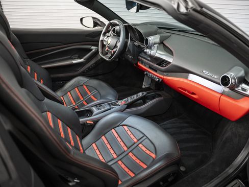 Used 2022 Ferrari F8 Tributo RWD image 35