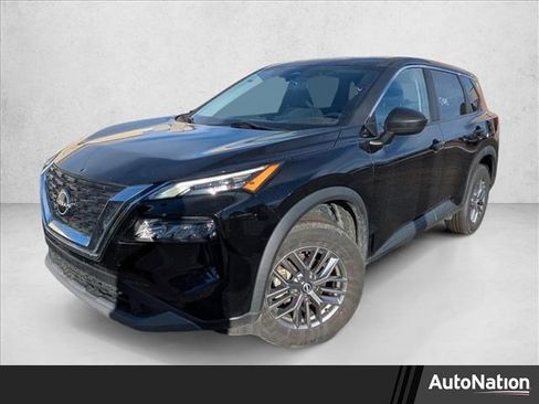 Used 2023 Nissan Rogue S image 1