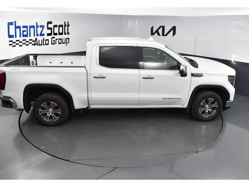 Used 2025 GMC Sierra 1500 SLT AWD/4WD image 14