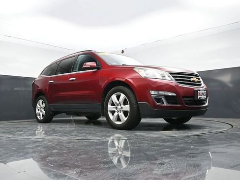 Used 2017 Chevrolet Traverse LT w/ Style and Technology Package FWD image 43