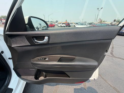 Used 2020 Kia Optima Premium FWD image 14