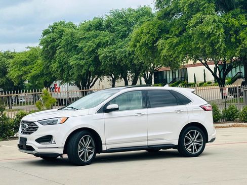 Used 2019 Ford Edge Titanium w/ Equipment Group 301A image 4