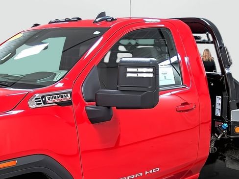 Used 2024 GMC Sierra 3500 SLE w/ SLE Convenience Package image 8