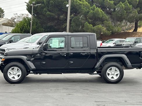 Used 2022 Jeep Gladiator Sport AWD/4WD image 8