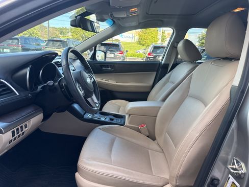 Used 2017 Subaru Outback 2.5i Limited AWD/4WD image 9