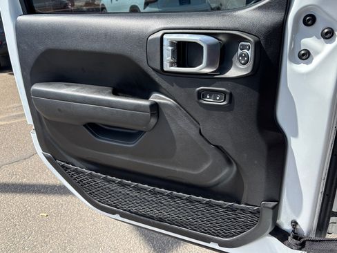 Used 2023 Jeep Wrangler Unlimited w/ 8.4" Radio Group AWD/4WD image 11