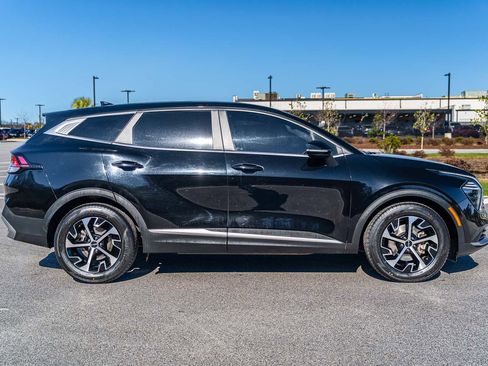 Used 2024 Kia Sportage EX image 7