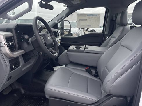 New 2025 Ford F450 XL w/ XL Chrome Package RWD image 17