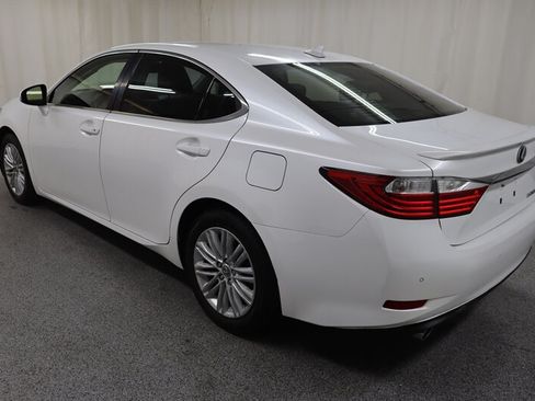 Used 2014 Lexus ES 350 w/ Luxury Package FWD image 4