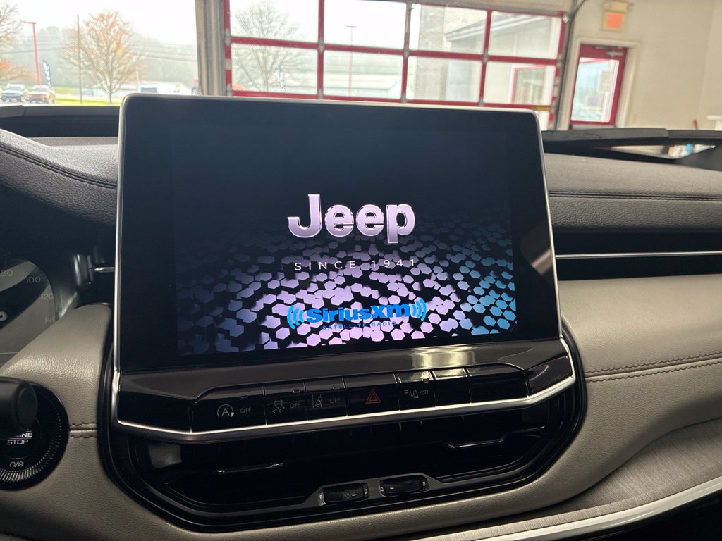 Certified 2024 Jeep Compass Limited AWD/4WD image 39