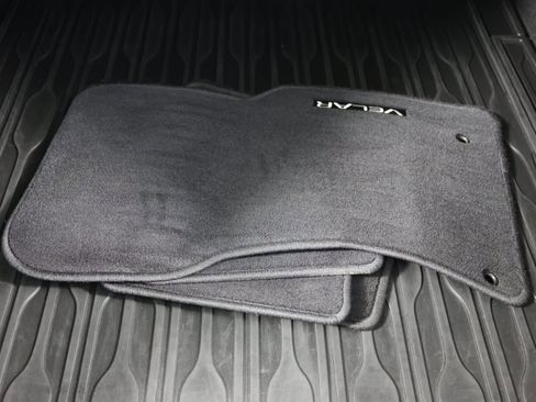 Used 2019 Land Rover Range Rover Velar S image 44