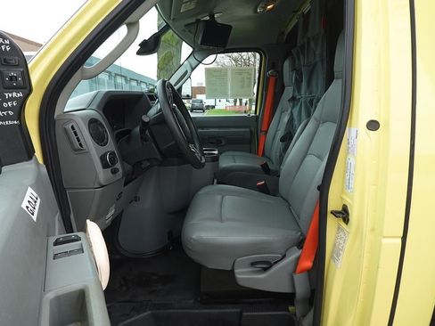 Used 2021 Ford E-450 and Econoline 450 Super Duty RWD image 19