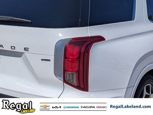 Used 2022 Hyundai Palisade Calligraphy w/ Winter Package image 7