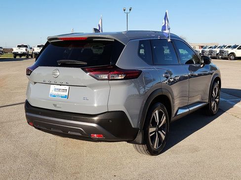 Used 2023 Nissan Rogue SL w/ SL Premium Package image 4