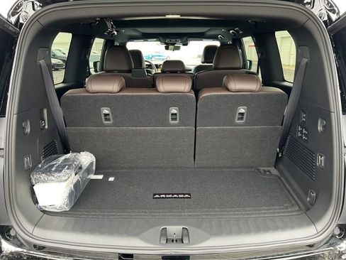 New 2025 Nissan Armada Platinum Reserve image 17