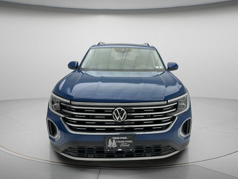 Used 2026 Volkswagen Atlas SEL AWD/4WD image 2