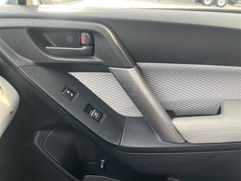 Used 2017 Subaru Forester 2.5i Premium w/ All-Weather Package image 19