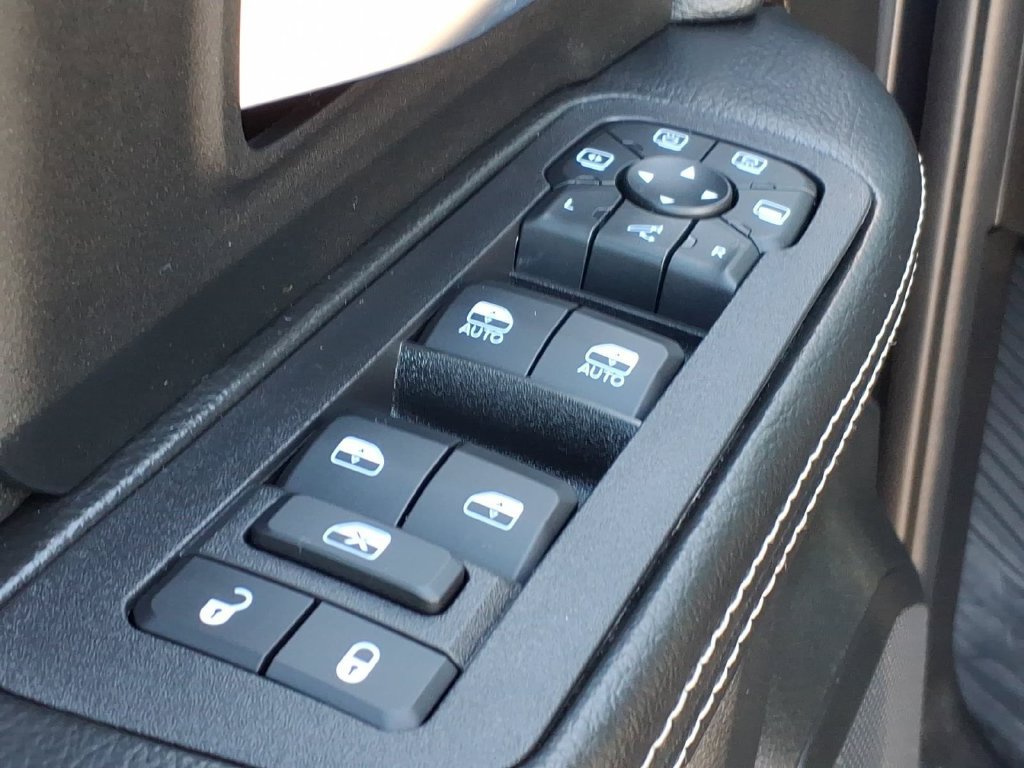 Certified 2025 RAM 2500 Big Horn AWD/4WD image 11