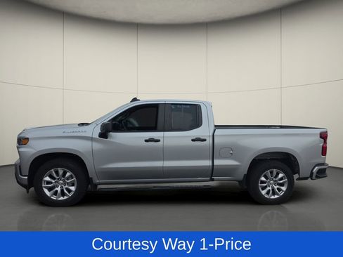 Used 2022 Chevrolet Silverado 1500 Custom w/ Safety Confidence Package RWD image 5