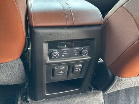 Used 2019 Chevrolet Traverse High Country w/ LPO, 'HIT The Road' Package AWD/4WD image 31
