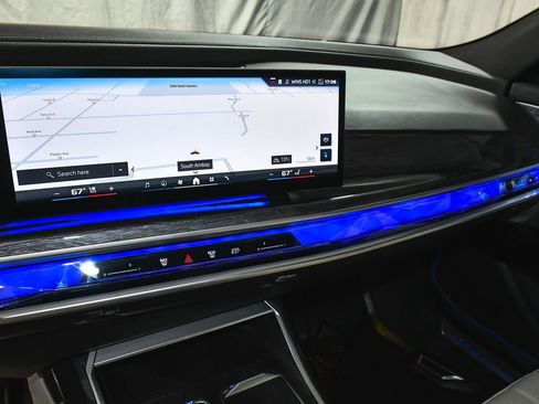 Used 2024 BMW i7 M70 w/ Executive Package AWD/4WD image 48