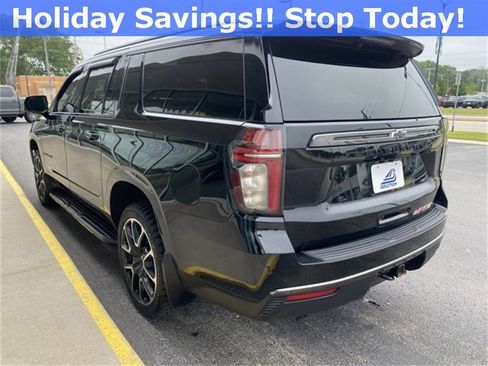 Used 2022 Chevrolet Suburban RST w/ Luxury Package image 9