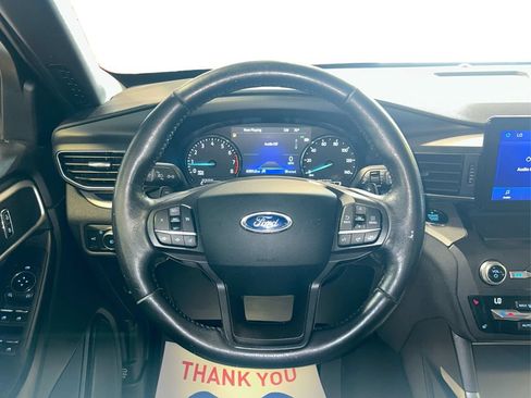 Used 2020 Ford Explorer XLT w/ Equipment Group 202A AWD/4WD image 30