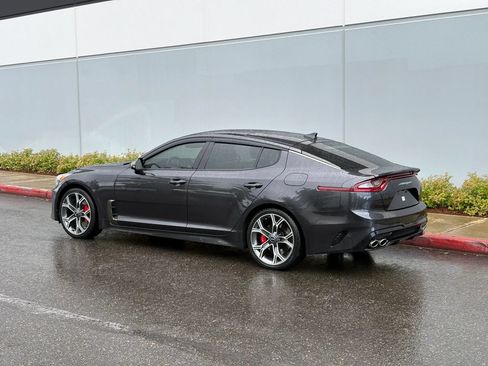 Used 2018 Kia Stinger GT1 AWD/4WD image 4