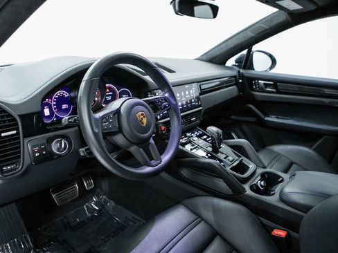 Certified 2023 Porsche Cayenne Turbo GT AWD/4WD image 4