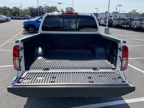 Used 2019 Nissan Frontier SV image 9