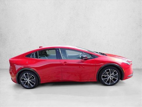 Used 2024 Toyota Prius XLE AWD/4WD image 5